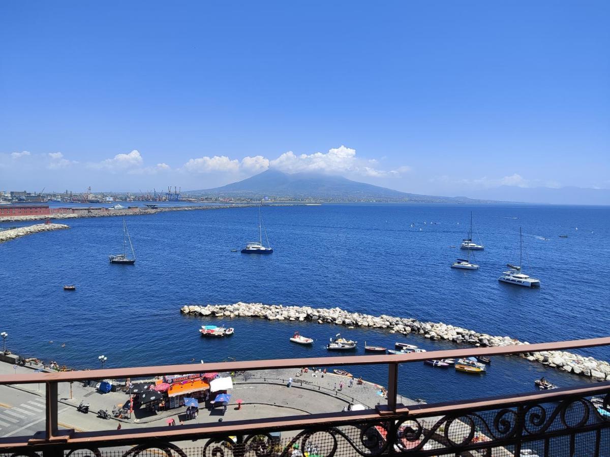 Santa Lucia Luxury Apartment Neapel Exterior foto